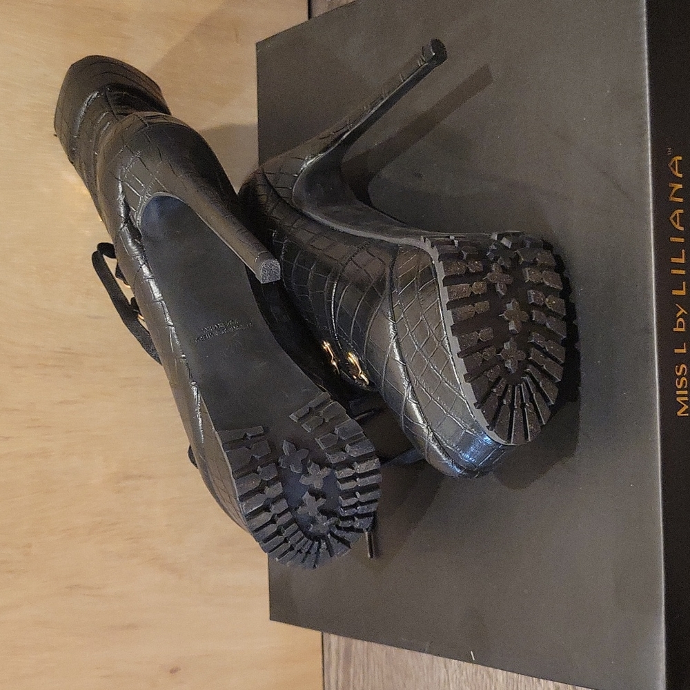 Croc Embrossed Booties - Picture 5 of 5